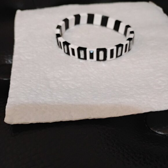 Unisex Black&White Reflective Inserts Geometric Beads Mix Media Elastic Bracelet - Picture 6 of 9